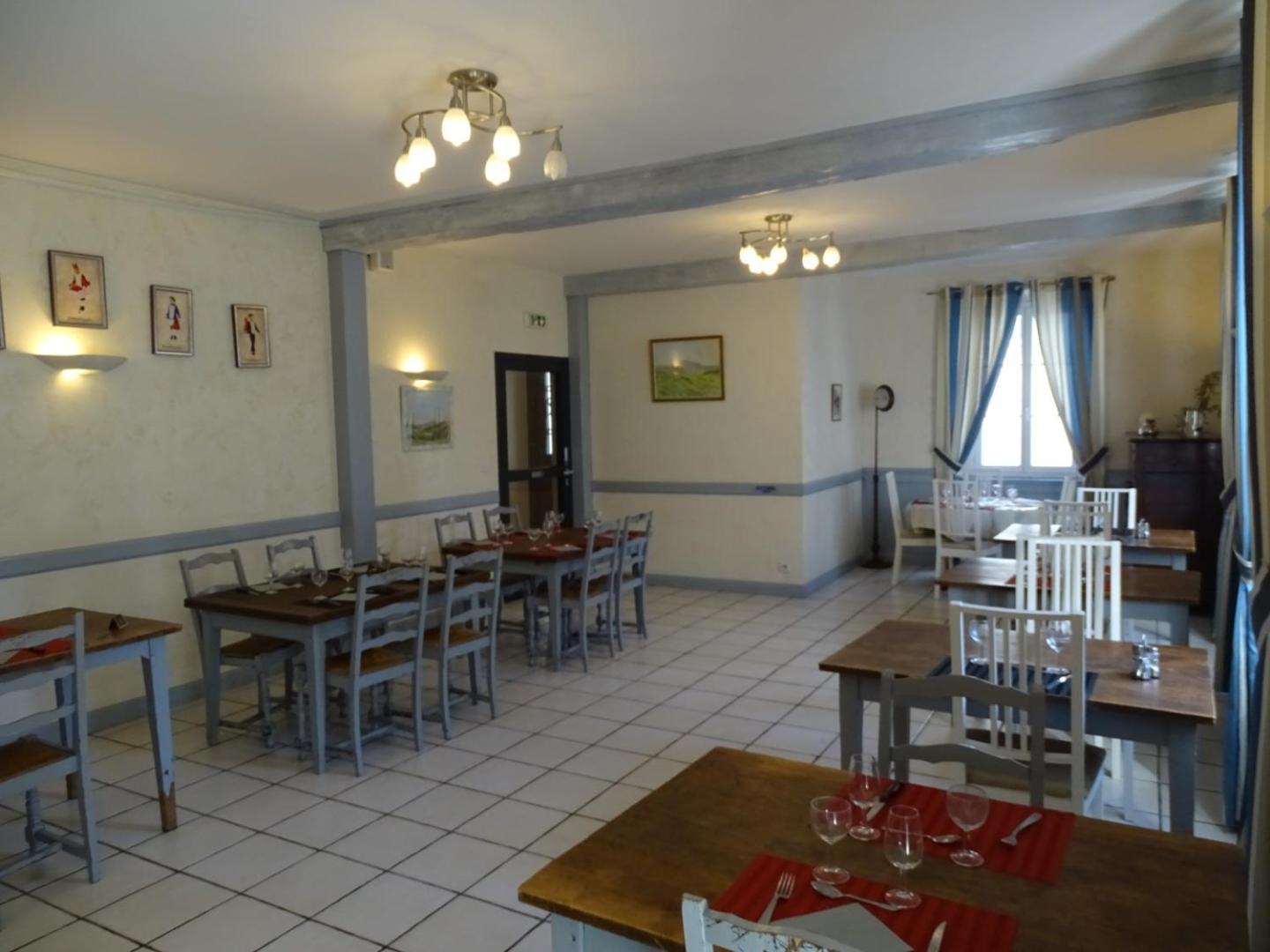 Hotel De La Poste Tardets-Sorholus 外观 照片