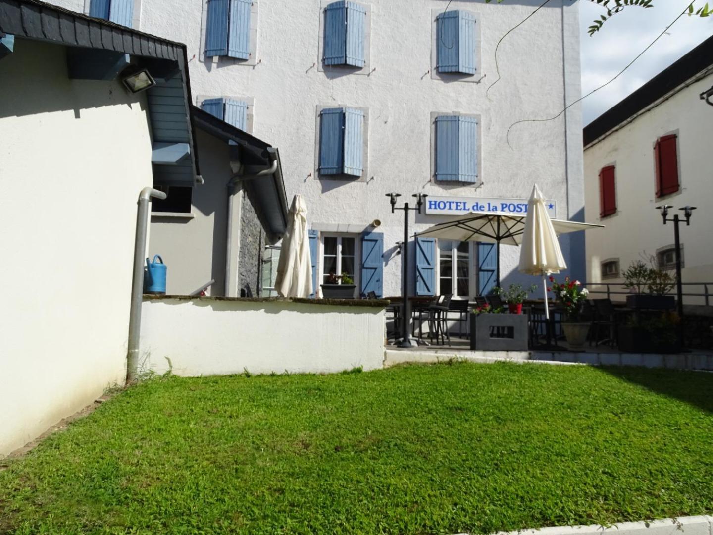 Hotel De La Poste Tardets-Sorholus 外观 照片