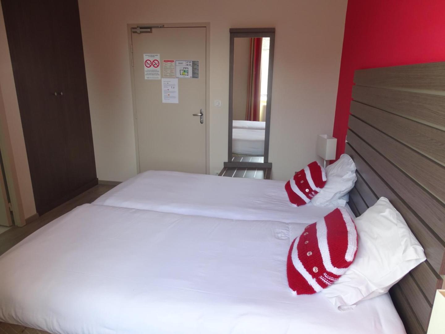 Hotel De La Poste Tardets-Sorholus 外观 照片